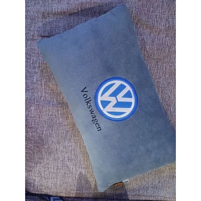 Декоративная подушка из велюра с логотипом (фольцваген) "Volkswagen"