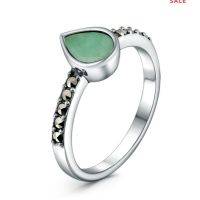 Кольцо из чернёного серебра с изумрудом и марказитами HR1816-EM1