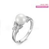 Кольцо из серебра с жемчугом Swarovski и фианитами родированное 925 пробы К-3101рк80400